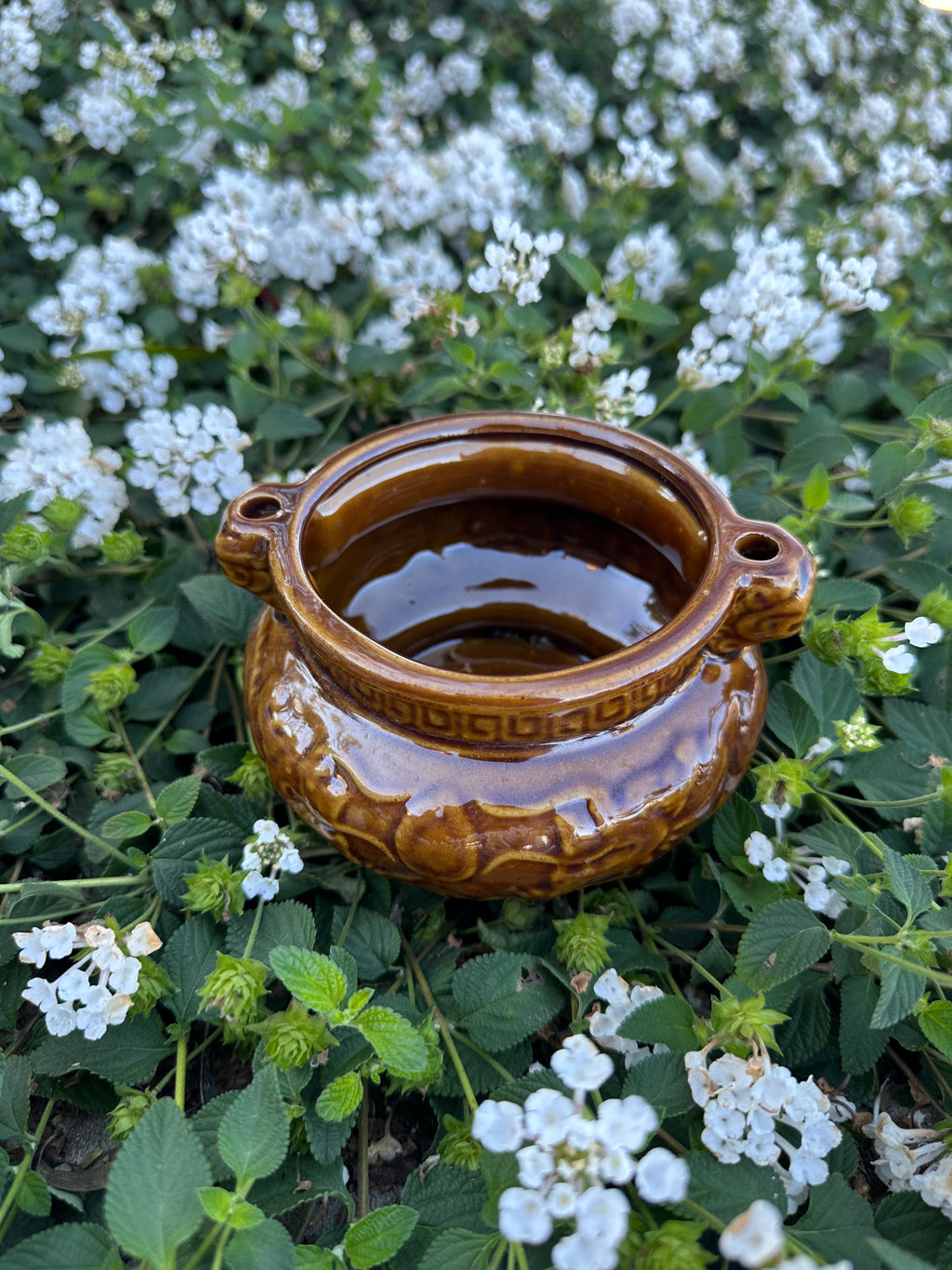 Incense Holder – For Ceremonies, Prayer & Home Use
A practical incense holder used in Khmer traditions to support incense sticks during ceremonies and offerings. $20