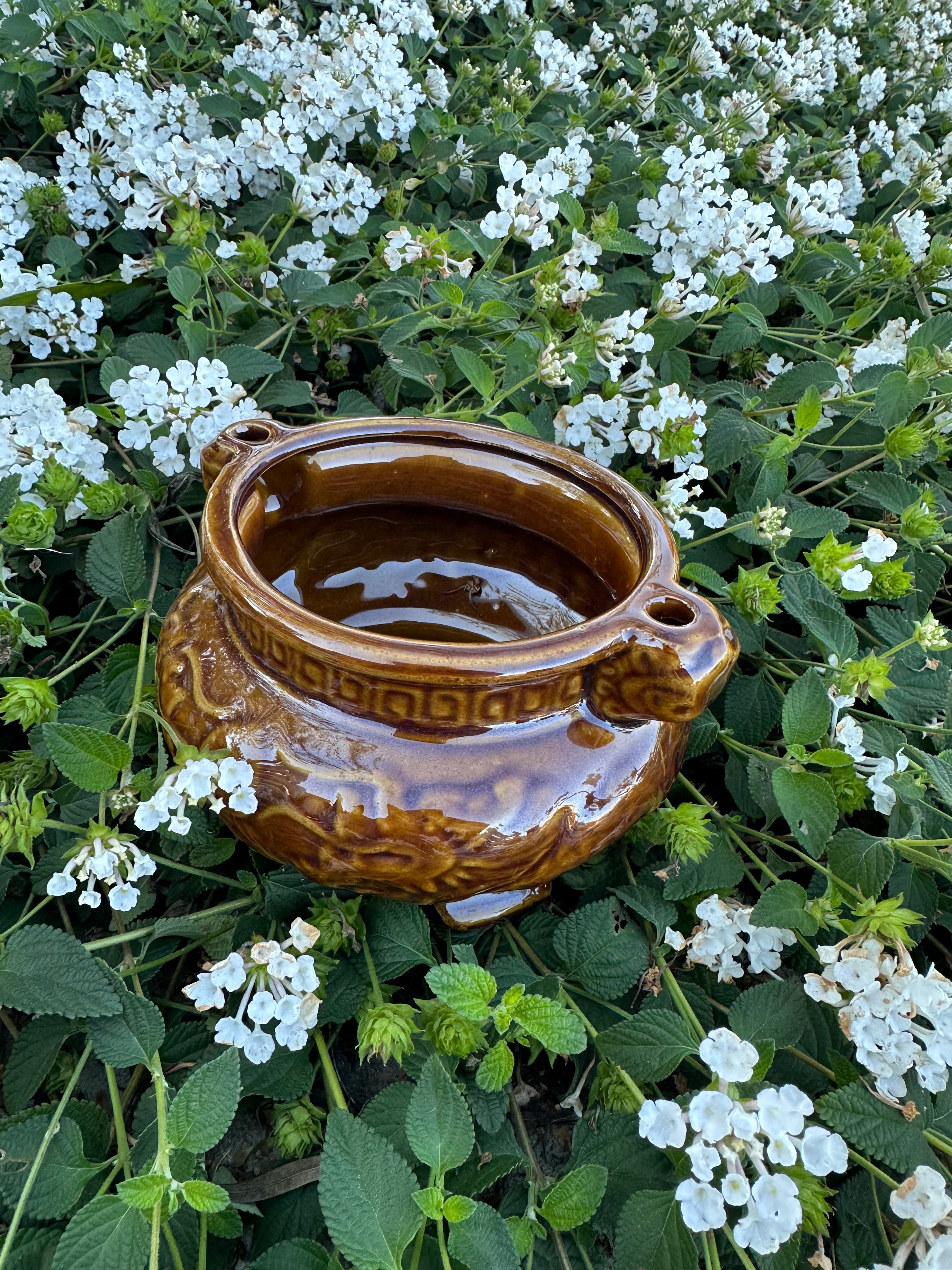 Incense Holder – For Ceremonies, Prayer & Home Use
A practical incense holder used in Khmer traditions to support incense sticks during ceremonies and offerings. $20